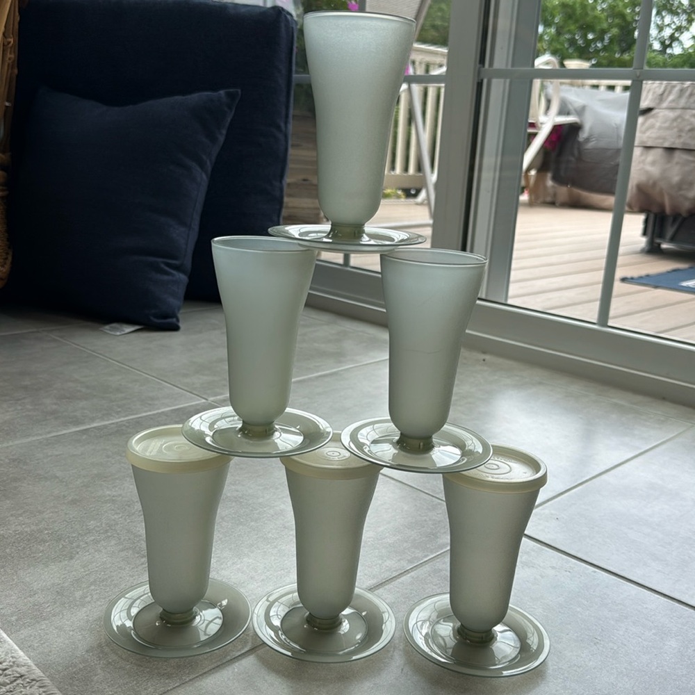 Vintage Tupperware 6 Tall Pudding Parfait Sundae Cups & 3 Lids- Gently Used